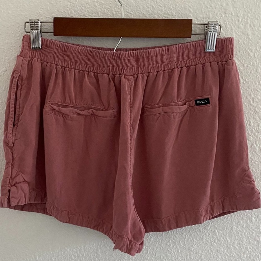Women’s RVCA Elastic waist shorts